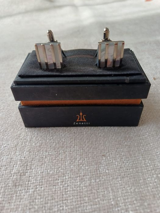 Маншети за ценители -специален коледен подарък