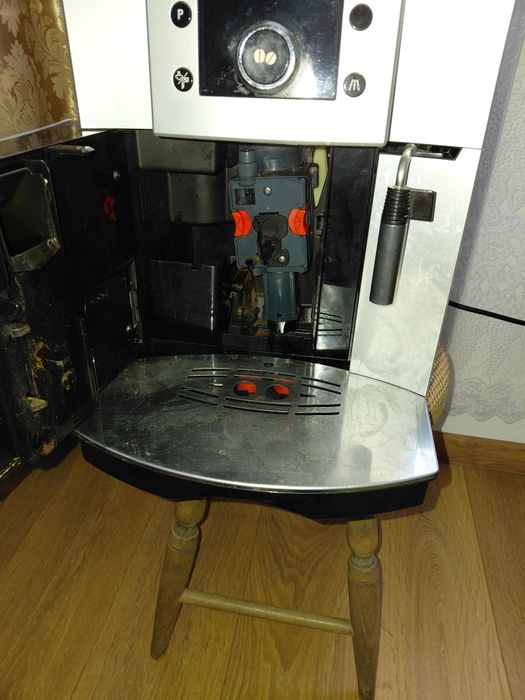 Автоматична кафе машина De'LonghiPerfecta