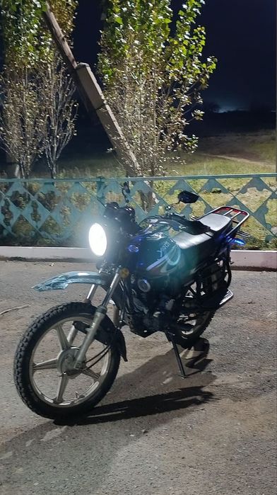 Продам мотоцикл YAQI 200 куб