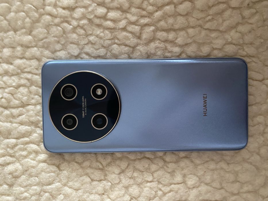 Продам телефон почти новый