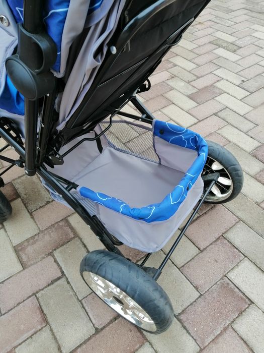 Продам очень красивую коляску!