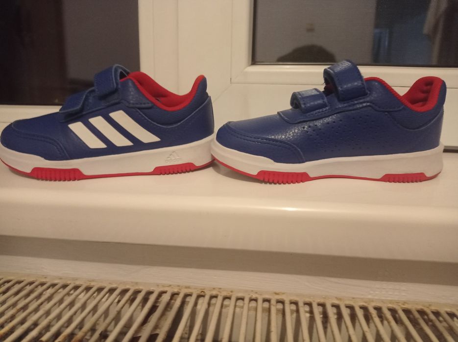 Adidași copii mărime 22 și 27