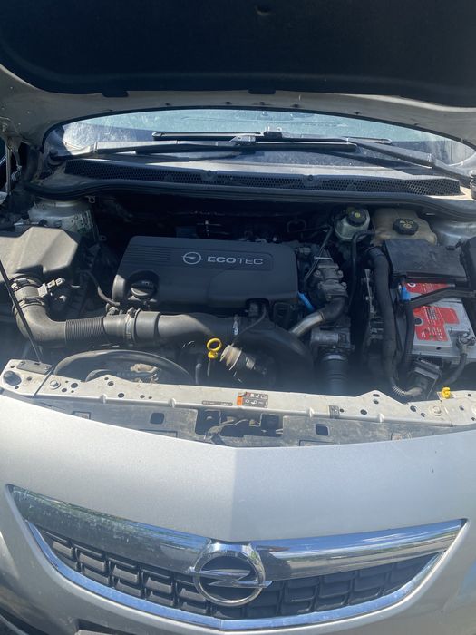 OPEL Astra 2011 — imagine 5
