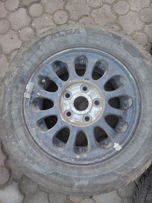 Продам диск литые 5/114,3 Mazda