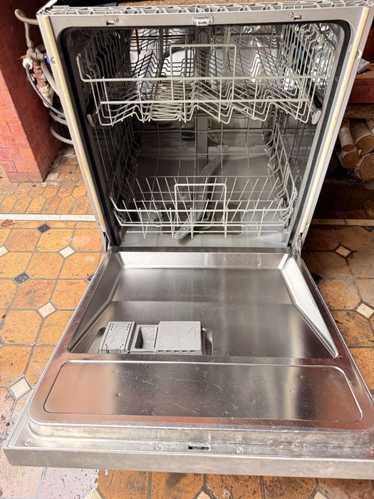 Продается в идиальном состоянии посудомоющая машина фирмы Bosh