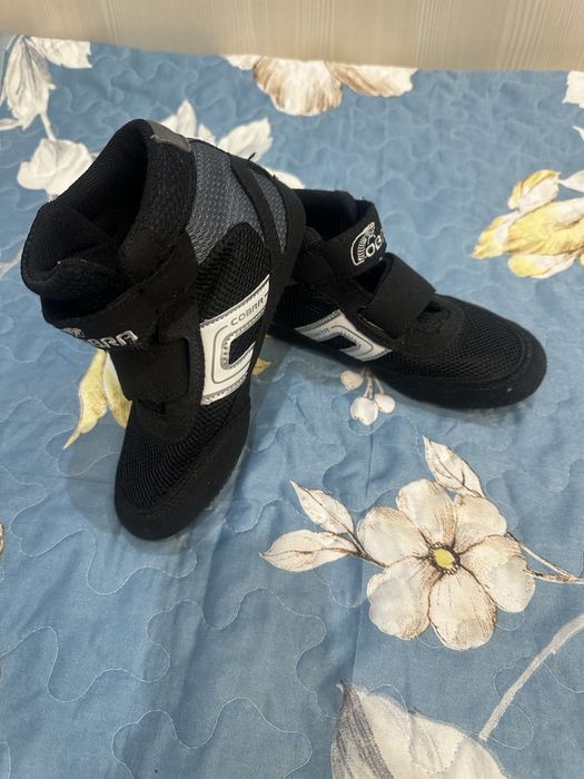 Продам борцовки, бу, в отличном состоянии