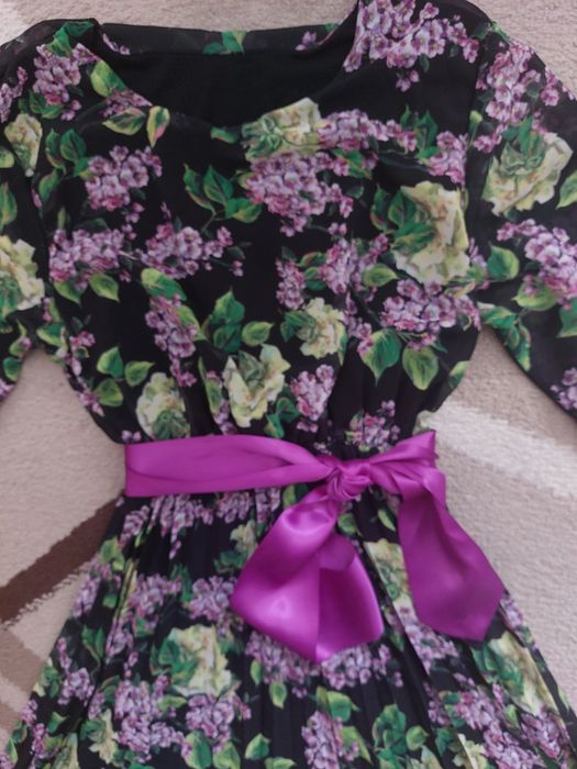 O splendoare cu ramuri de liliac, rochie noua cu dublura si  fusta plisata