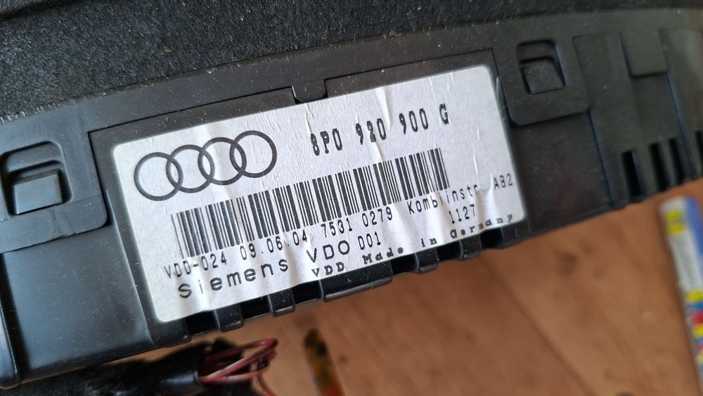 Километраж 8P0920900 J/G  Audi A3 S3 8P 2007 Diesel speedometer instru