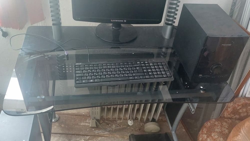 Компьютерный стол