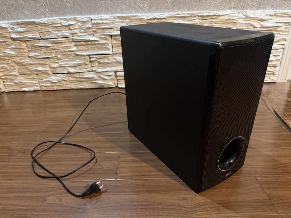 Сабвуфер для саундбара LG