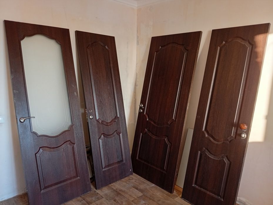 Двери межкомнатные б/ у