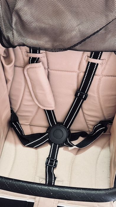 Продается прогулочная коляска