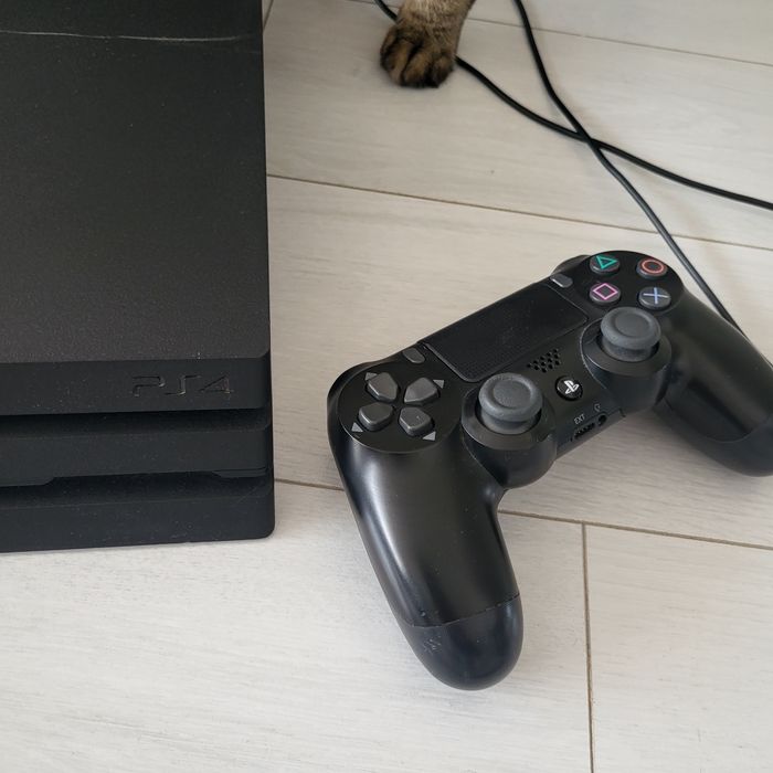 Плейстешън 4  Pro
