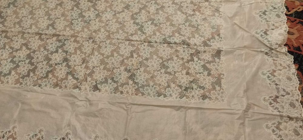 Fata de masa dantelata, impermeabia, 2.20 m