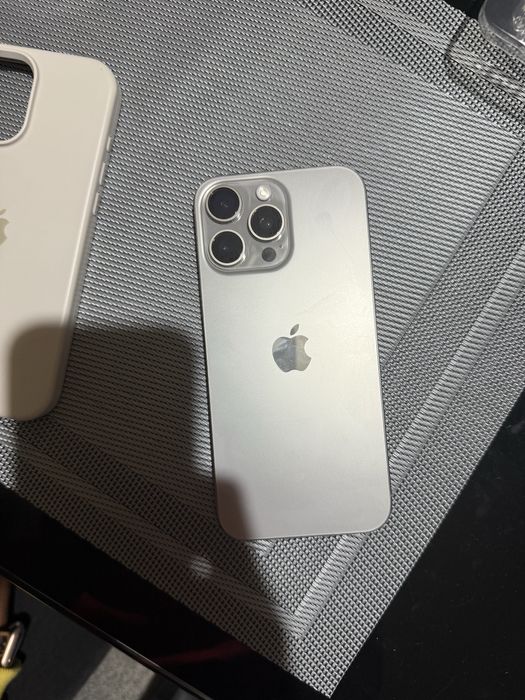 Iphone 16 pro max - in garantie