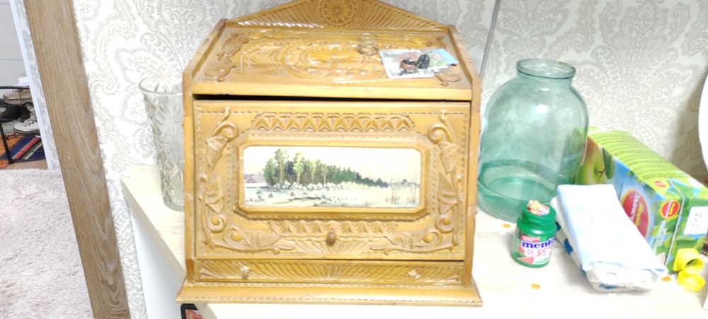 Хлебница ручной работы.