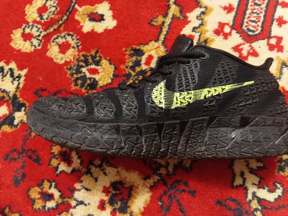 Продам красовки Nike ja3