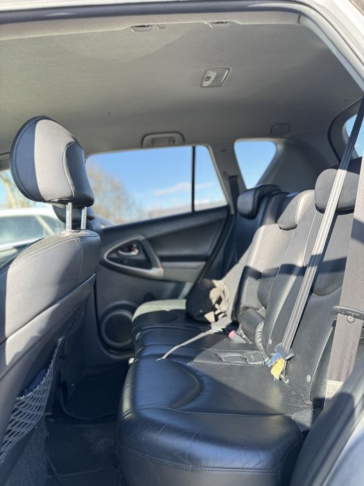 Toyota Rav-4 2007 2.2 D 4x4 la buton stare impecabila !