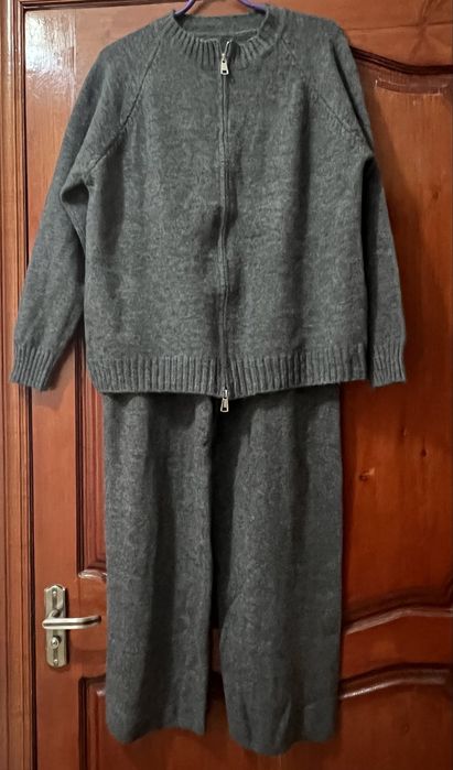 Продается женский костюм