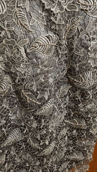 Официална рокля, дантела с перлени мъниста, с корсет