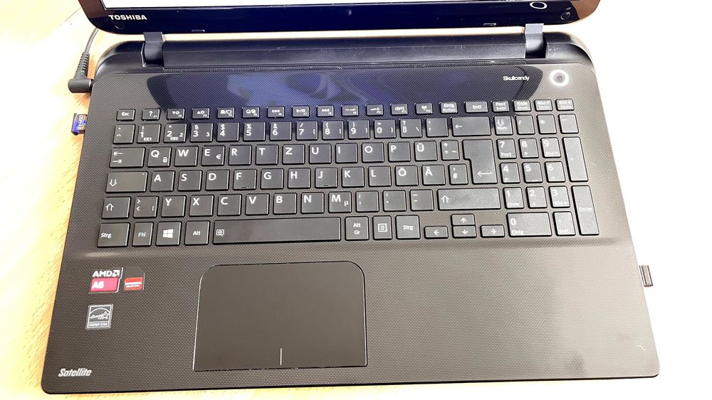 Laptop Toshiba AMD A6-6310 APU 8G Ram - Baterie noua