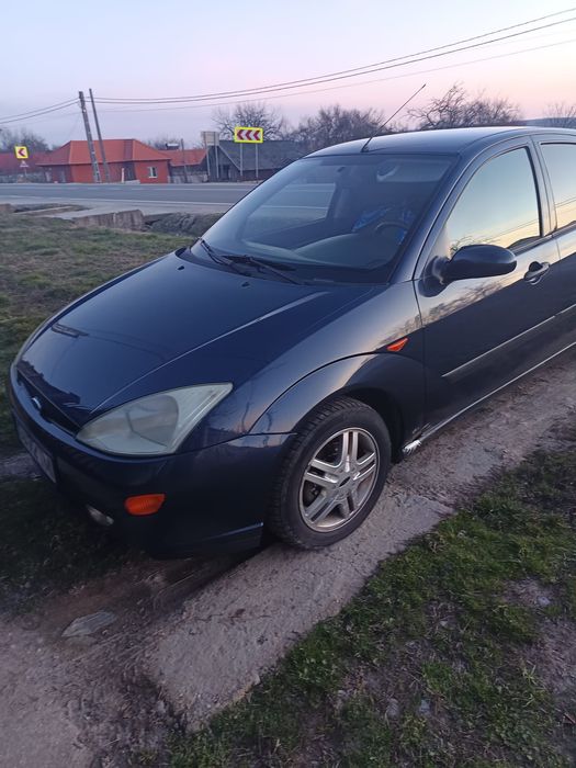 Ford focus 1.6 benzina