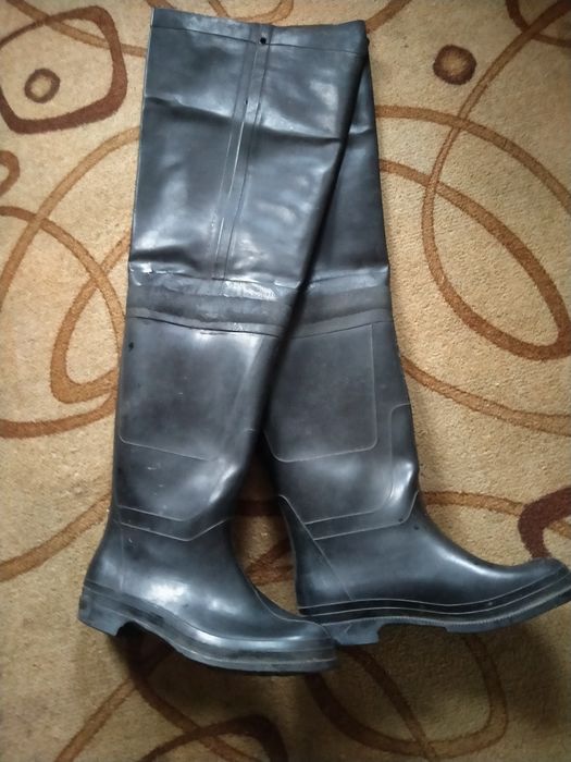 Сапоги болотные продам