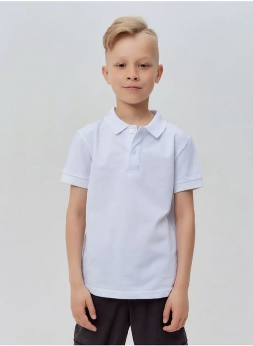 Белая футболка поло на мальчика