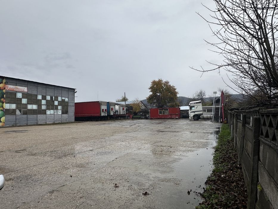 De vanzare spatiu Hala plus teren Topoloveni str. Ion Mihalache 150