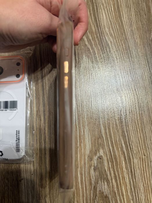 Калъф IPhone 17 pro max 25 лв за 4 бр.