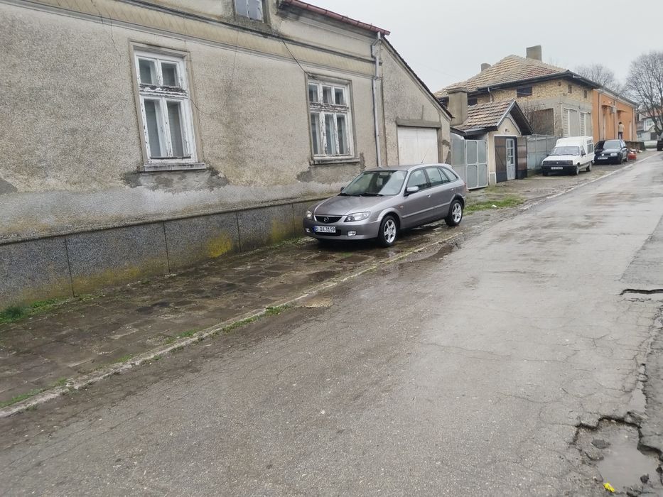 Продавам Мазда 323ф.Спорт