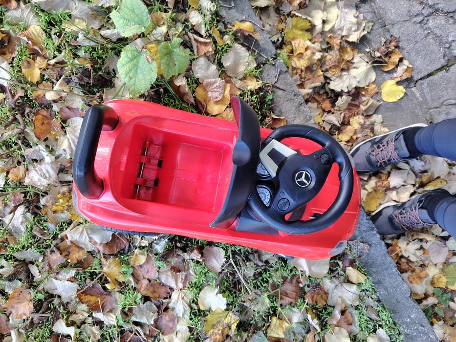 Кола за яздене Мерцедес