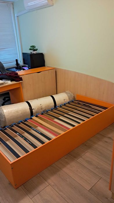 Легло. Подходящо и за деца и за големи хора. Перфектно, поръчково.