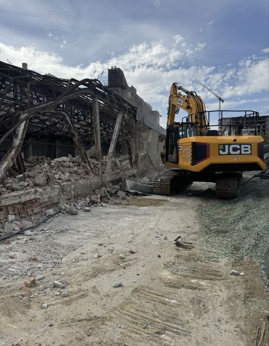 Evacuare Moloz , Excavatii , Defrisari-Decopertari , Demolari