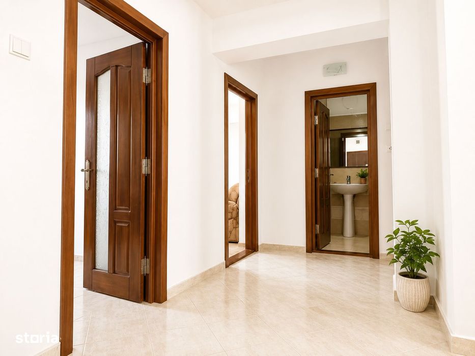 Apartament 3 camere decomandat,70 mp, renovat complet, zonă centrală — fotografia 1