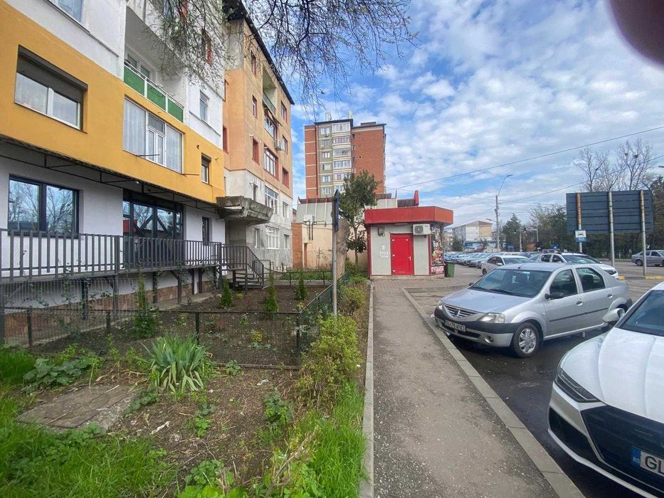 INCHIRIEZ SPATIU COMERCIAL Tecuci - parter (vizavi de liceul Agricol)