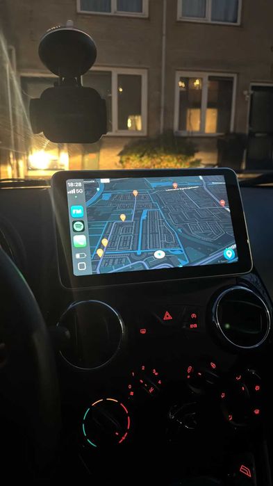 Navigație Android 15 1DIN Universală 10 Inch – CarPlay, 4GB RAM, QLED