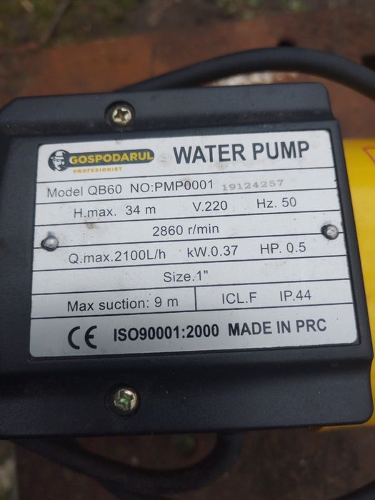 Vând pompa funcțională