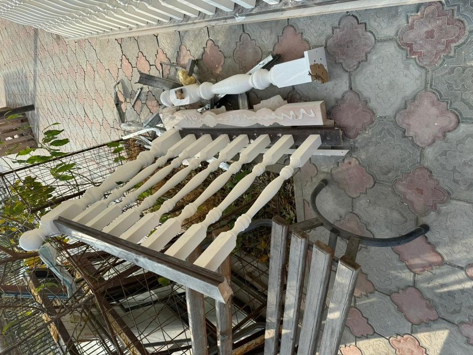 Балясины продам лестничные
