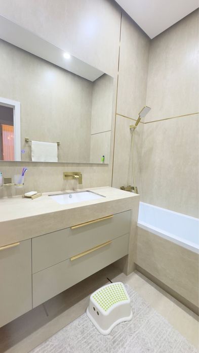 Плиточники, кафельщики