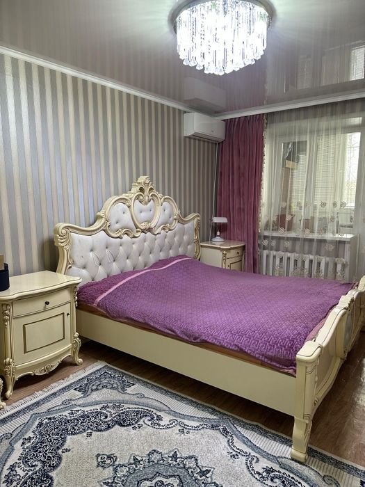 Продам спальный гарнитур