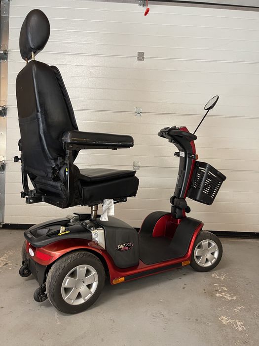 Carucior scuter Pride Colt persoane dizabilitati handicap batrani