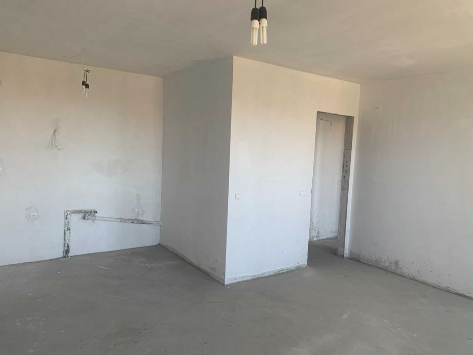 Продава се Двустаен апартамент в Карлово - 67 кв.м за 1453 €/кв.м - Снимка #2