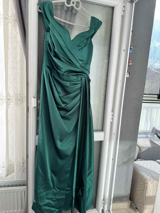 Официална рокля