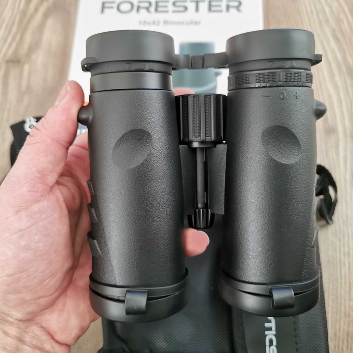 Качествен водоустойчив бинокъл VECTOR FORESTER 10X42