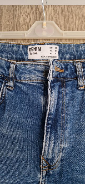 Blugi scurti SLIM FIT, Marimea 44 Bershka si Pull&Bear -3 perechi- negru si albastru NOI)