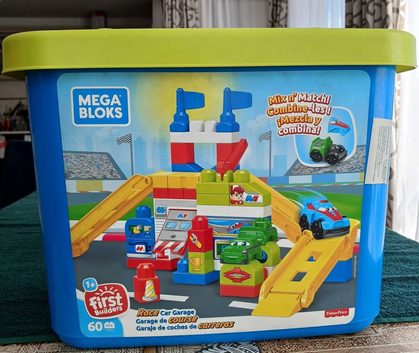 Конструктор Mega Blocks- Race Car Garage