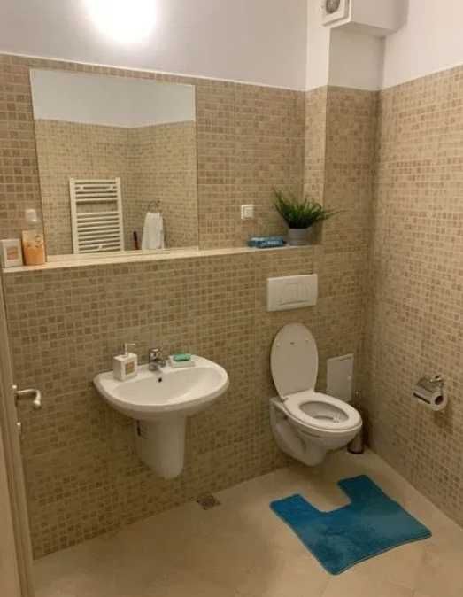 Дава се под наем Едностаен апартамент в Пловдив, Център - 45 кв.м за 168.3 € - Снимка #2