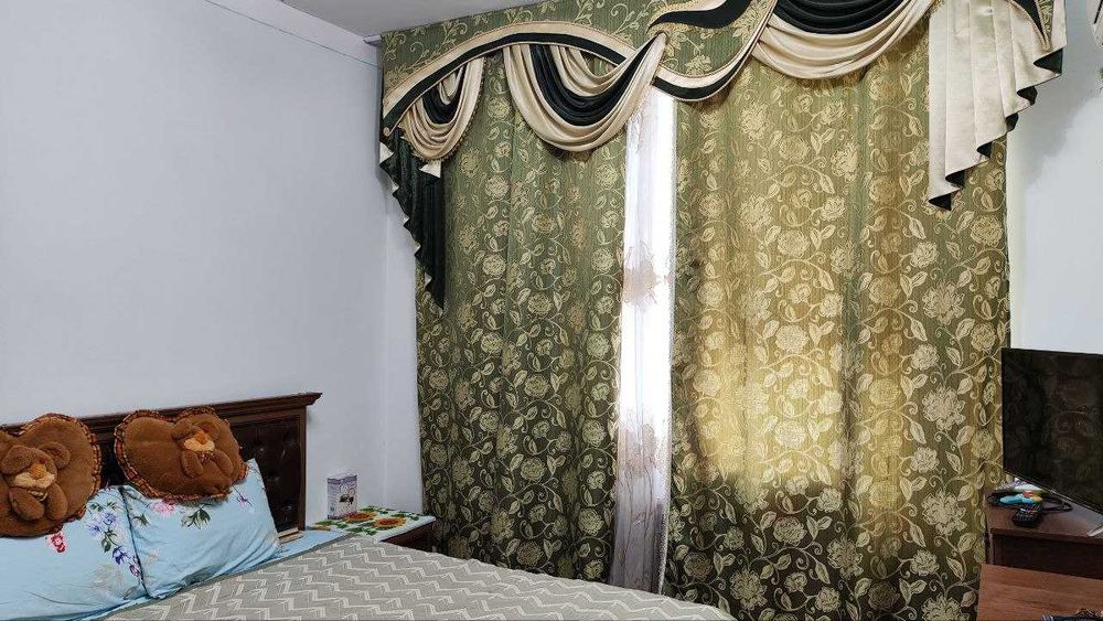 Урганч шахар марказида. 3-хонали квартира сотилади