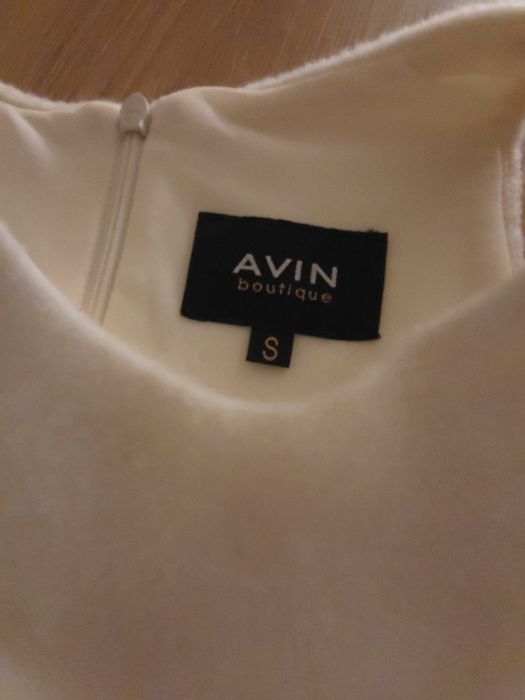 Луксозна рокля AVIN Boutique – почти нова, размер S